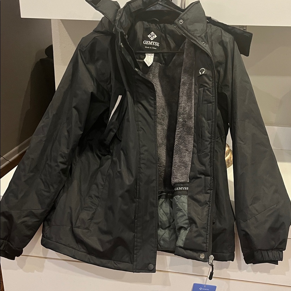 Gemyse  Black Winter SKI Jacket
NEW WITH TAGS